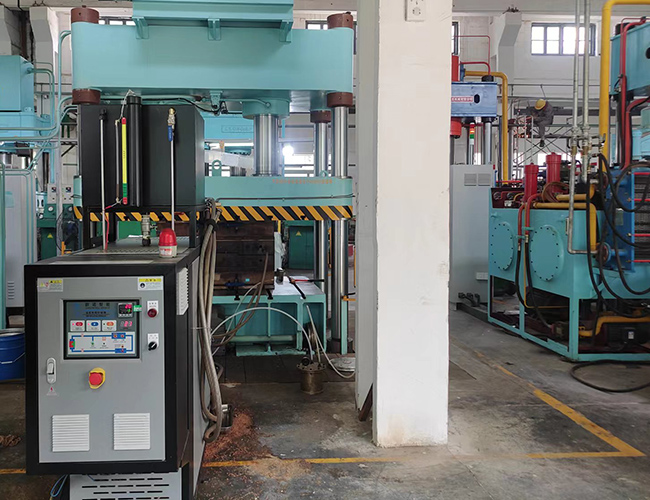 復合材料玻璃鋼模壓成型油溫機--控溫案例